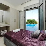 Aroma Villa *