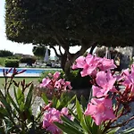 Aroma Villa *